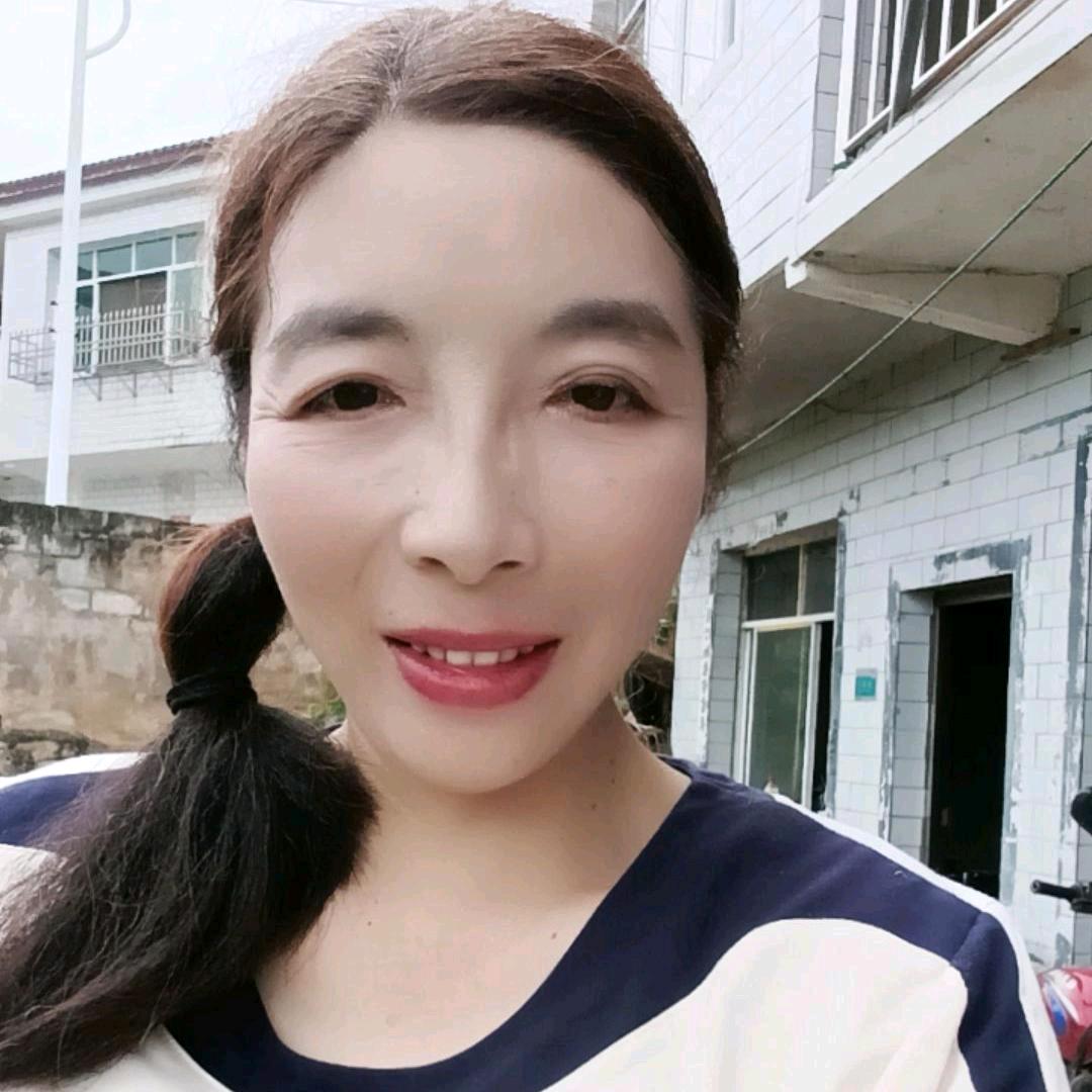 独臂王（跑调妹）