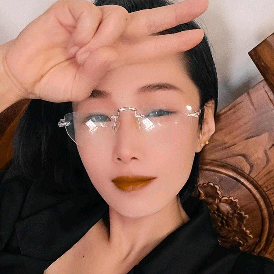差点儿帅死自己🥴