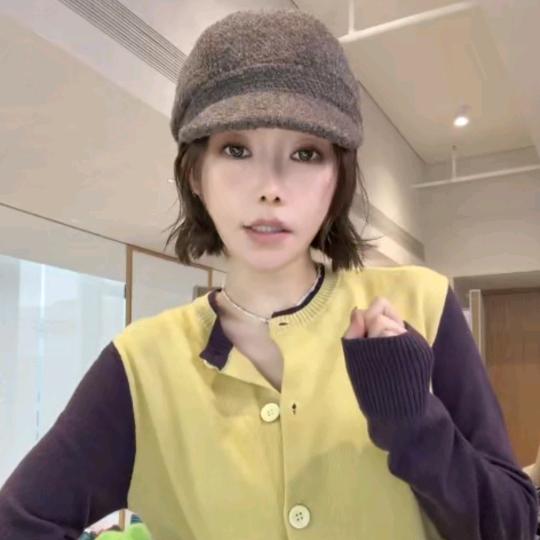 佟小白：女装穿搭视频分享