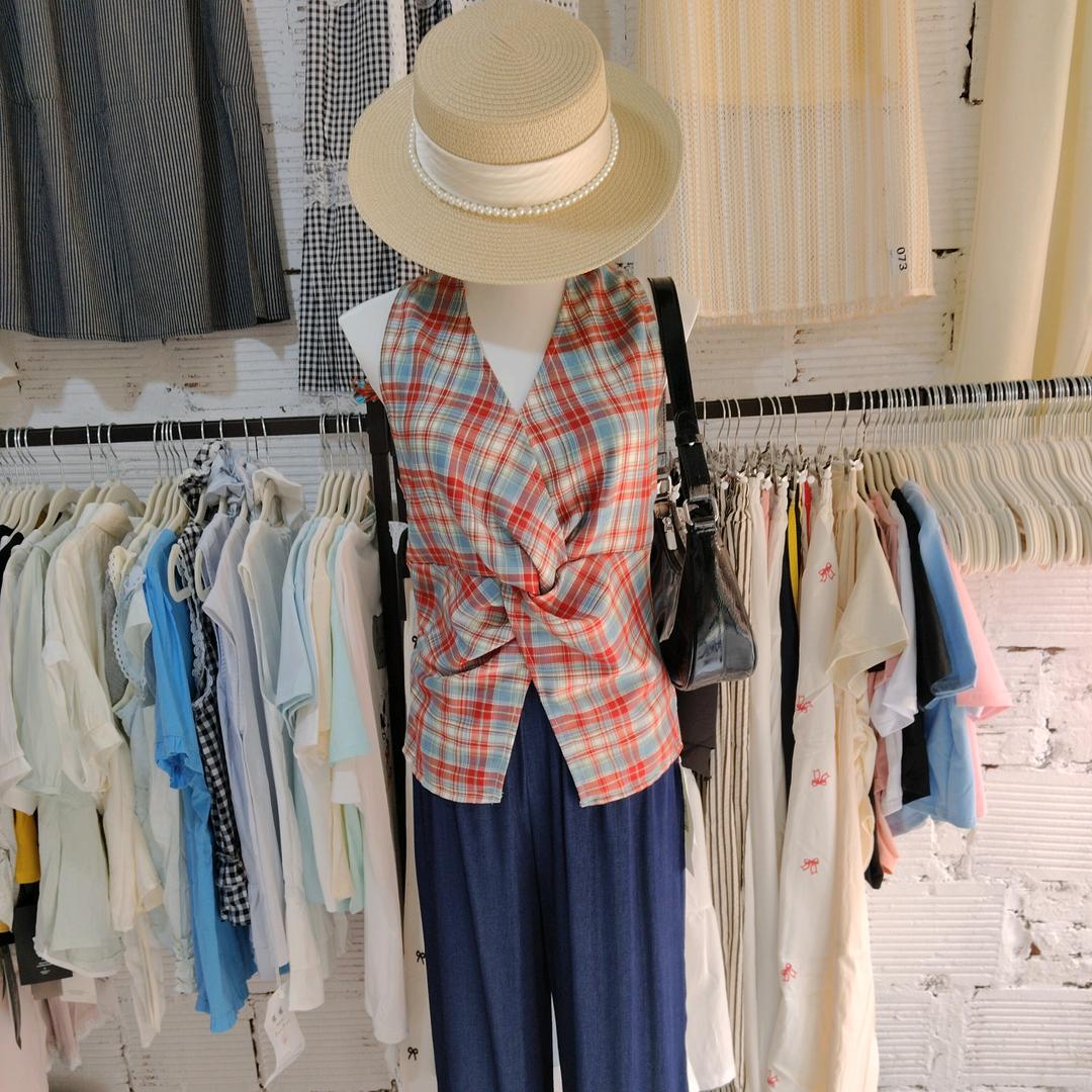 依见钟情精品女装