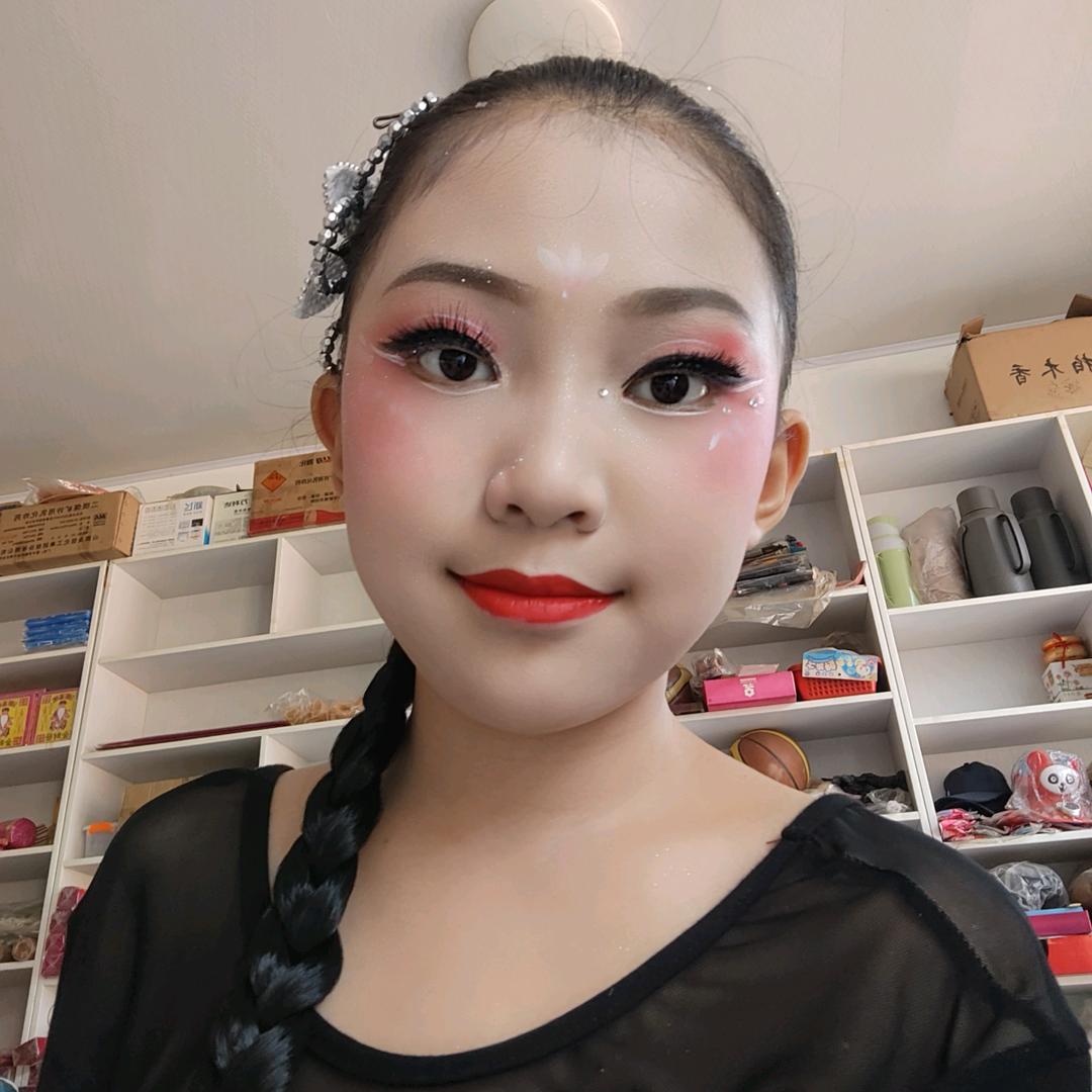 在悄悄发光la～