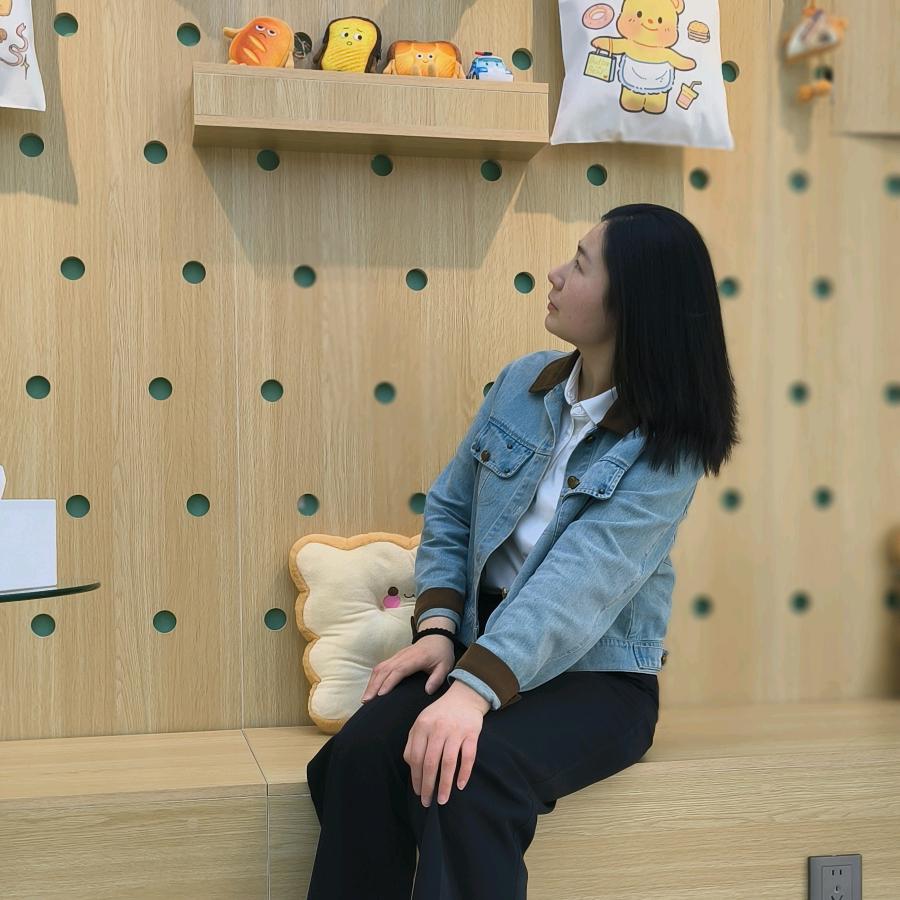 大脸盘子的静妮 🌸