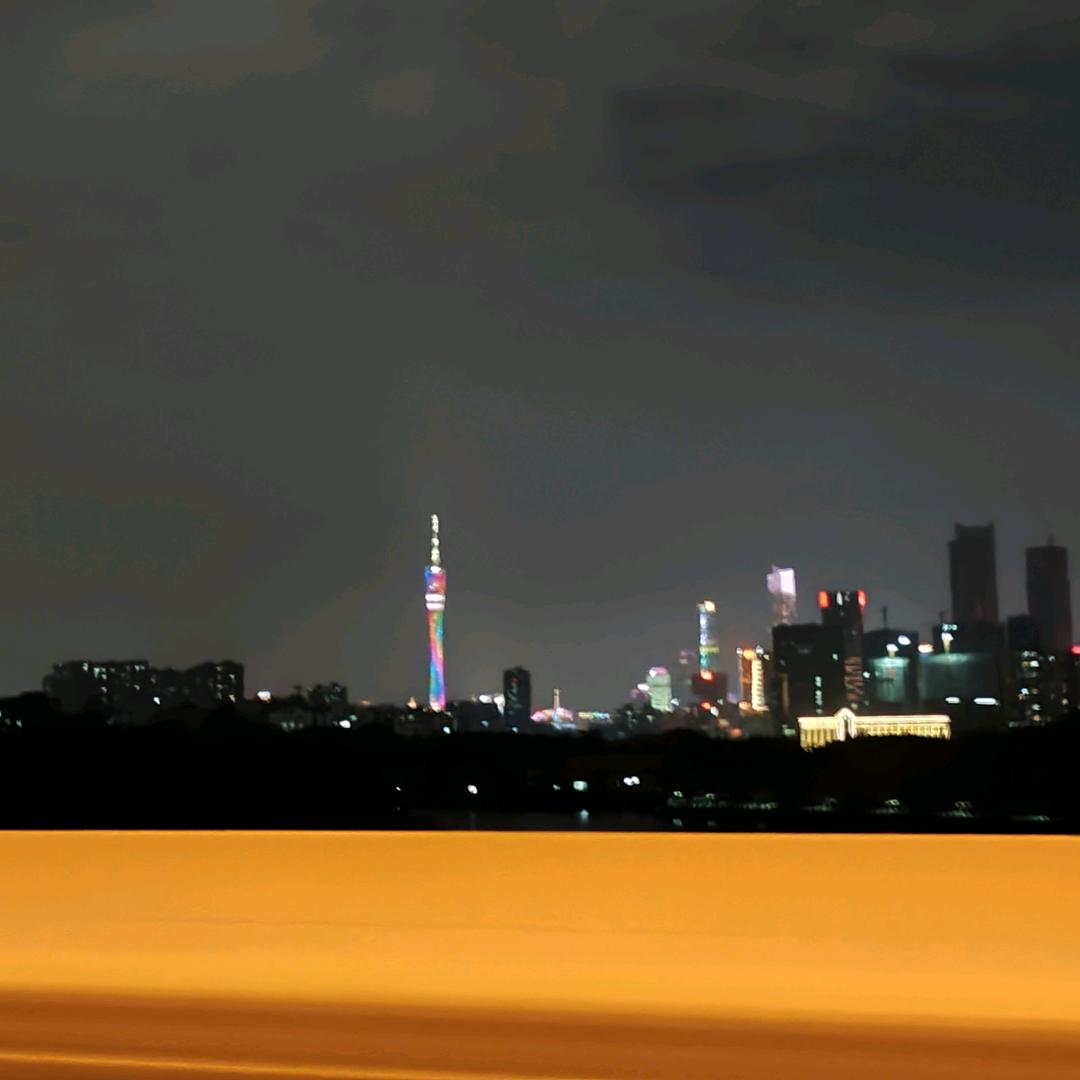兜兜口袋包