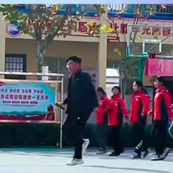 张哥爱跳舞
