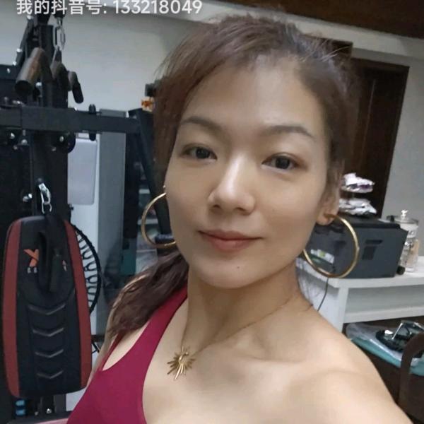 妞妞居家健身蜕变记