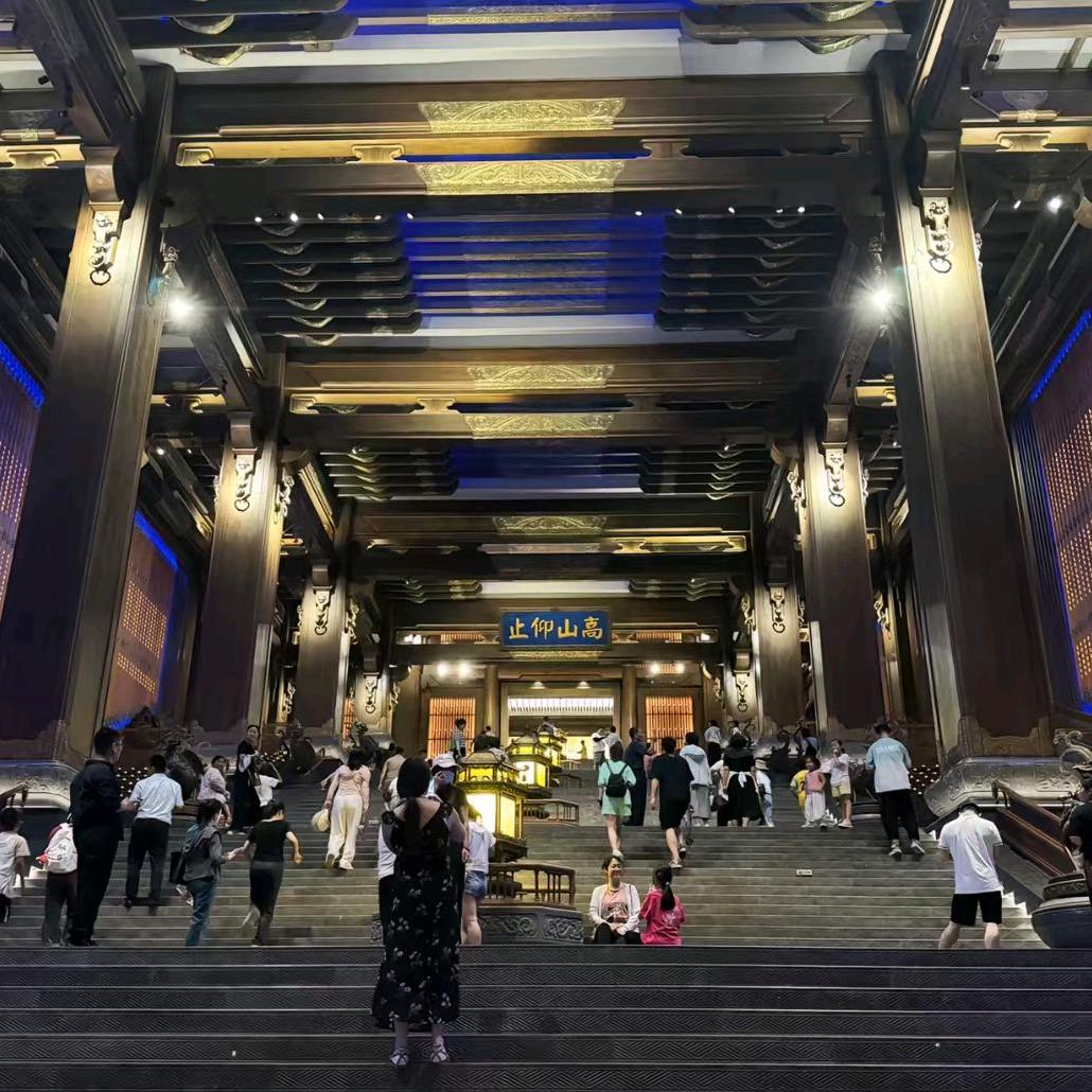 .风与路人