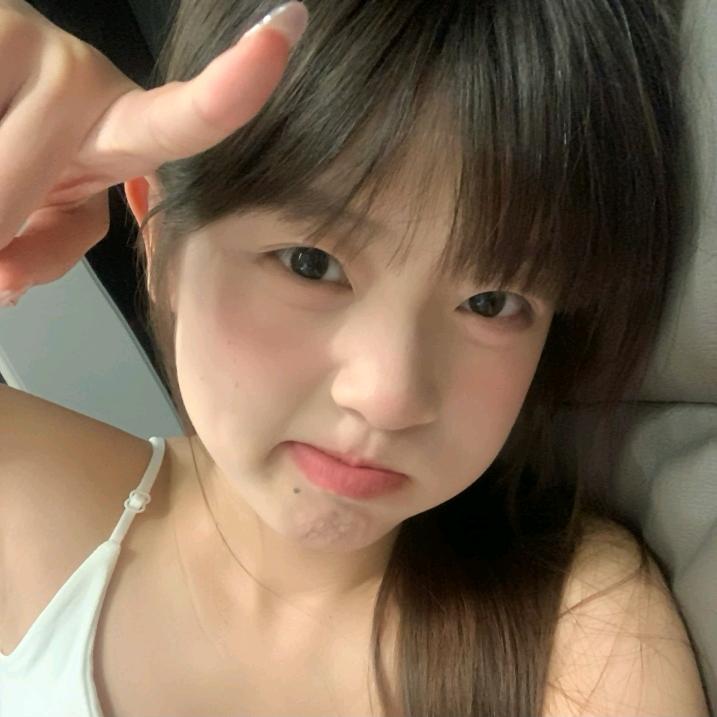 满满.