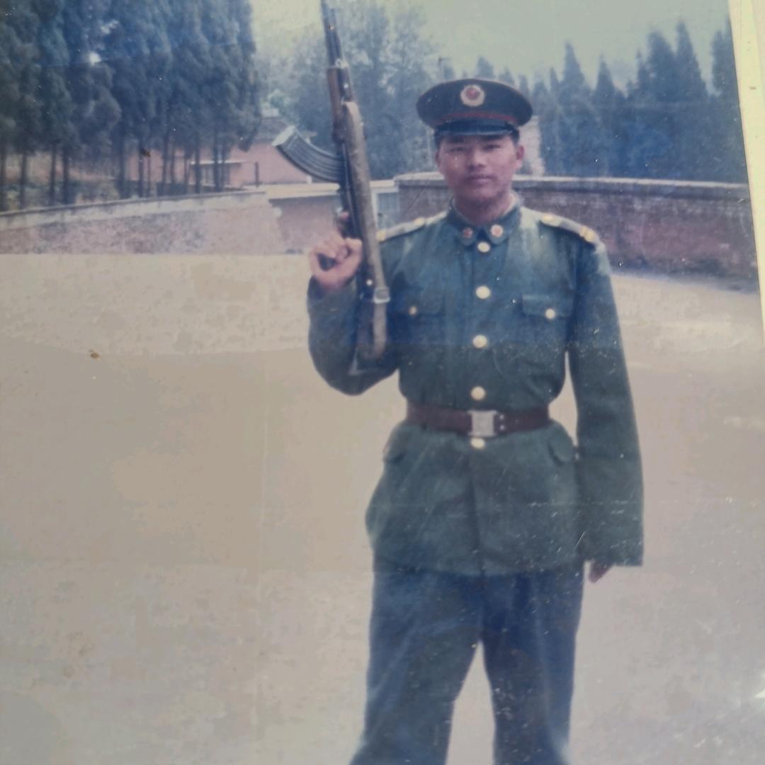 木门黄二纯粮食酒厂