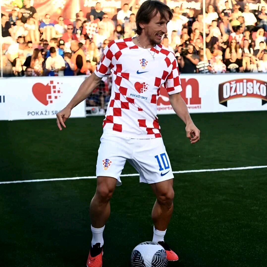 爱踢球的夏洛克