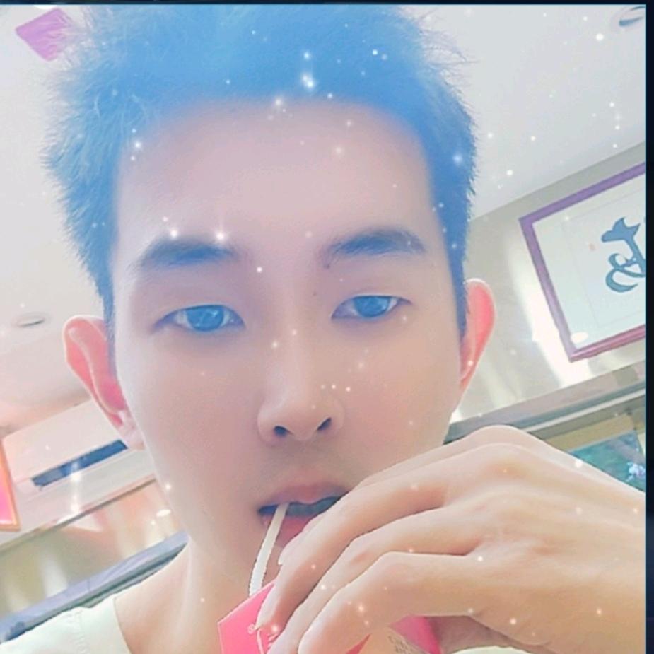 白衣少年