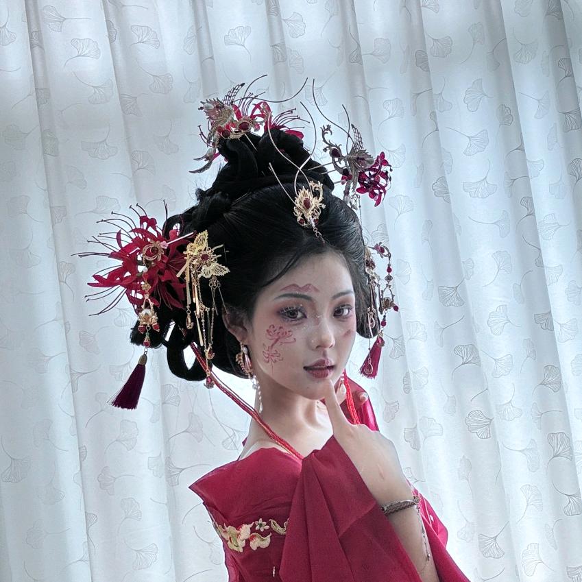 裳云兮化妆师鸡腿