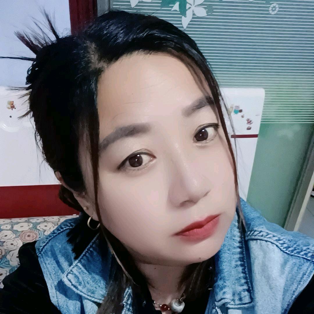 大眼睛姐姐爱唱歌