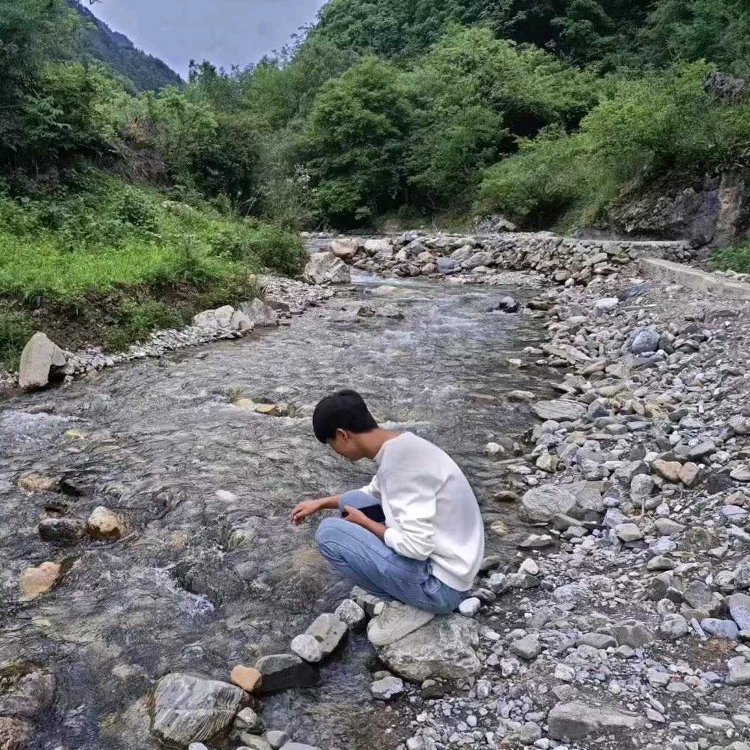 小王同学✘ 🧑‍🎓