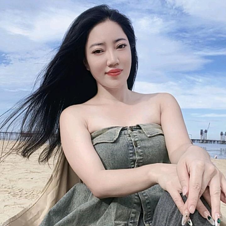 小罗老师有点腼腆