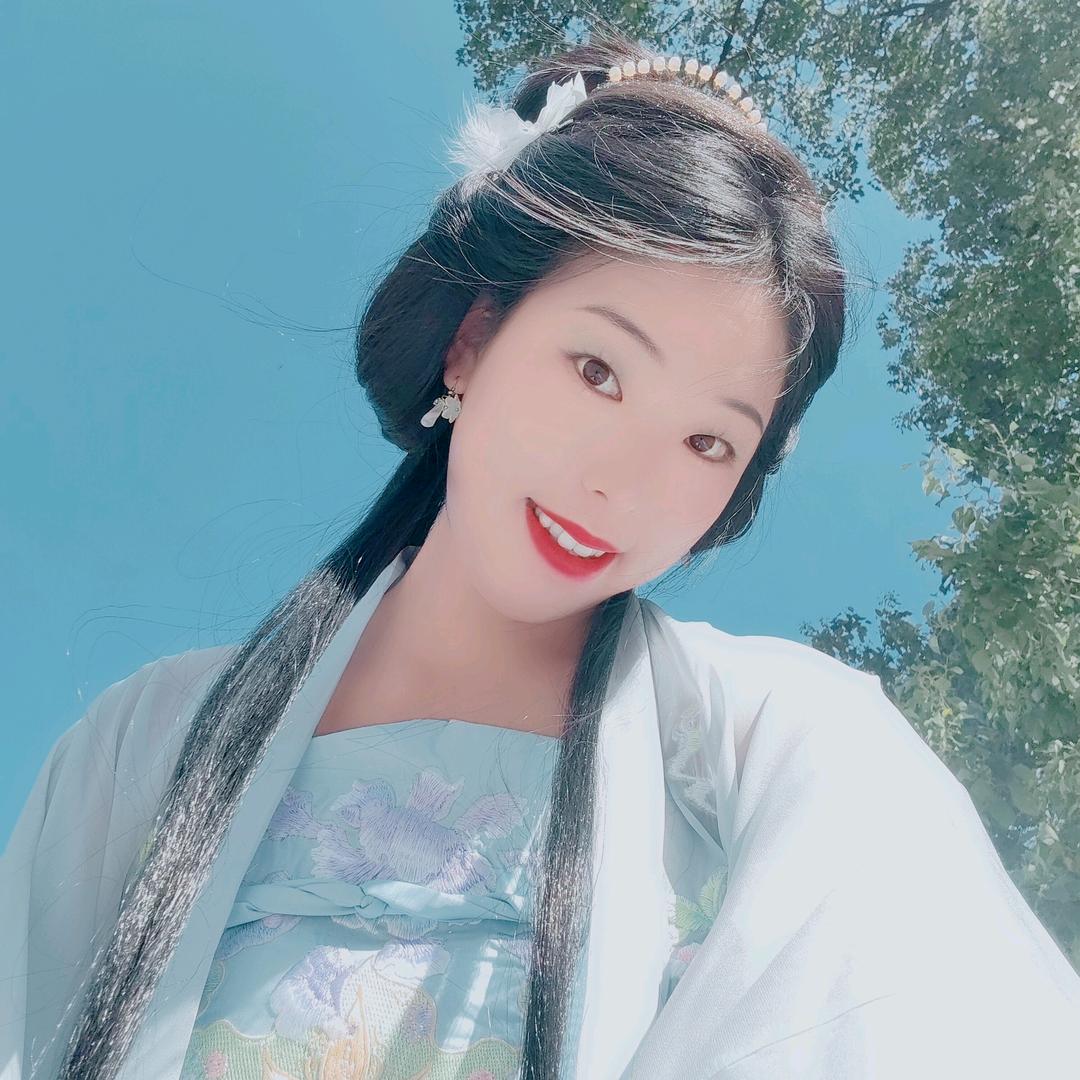 安颜的农村汉服馆