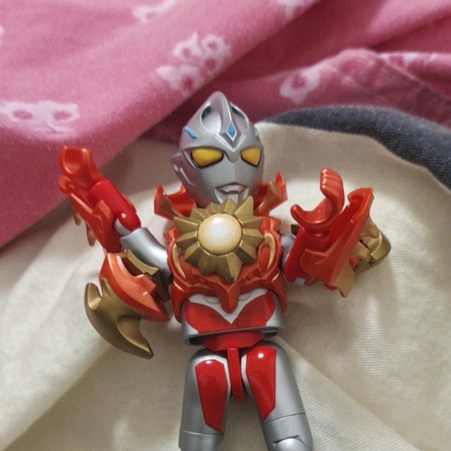 亚克奥特曼昨日装甲