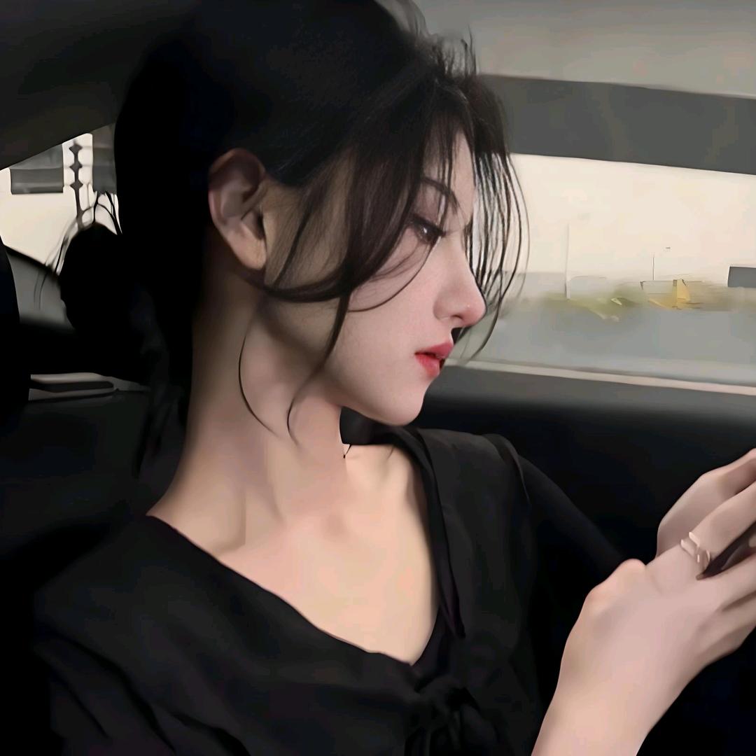 爱吃柿子的璃儿