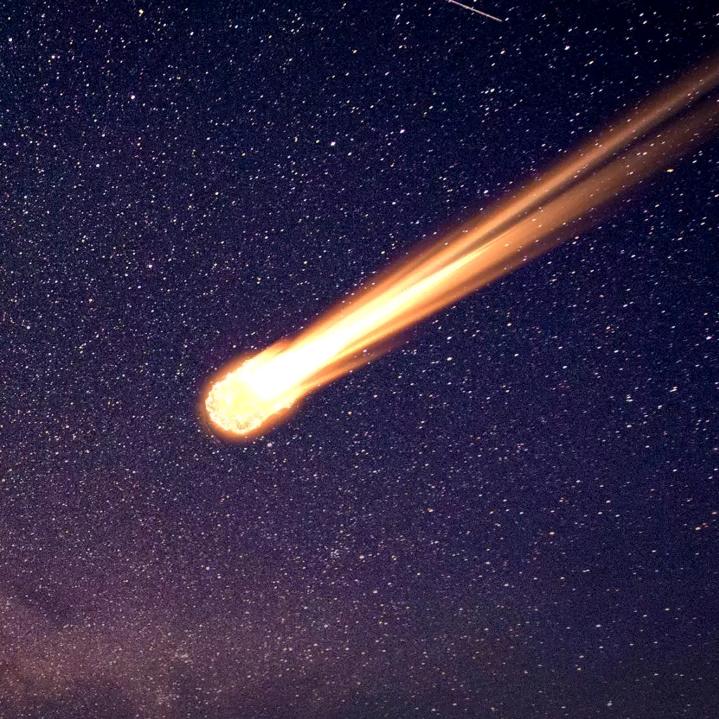梦醒泪已落
