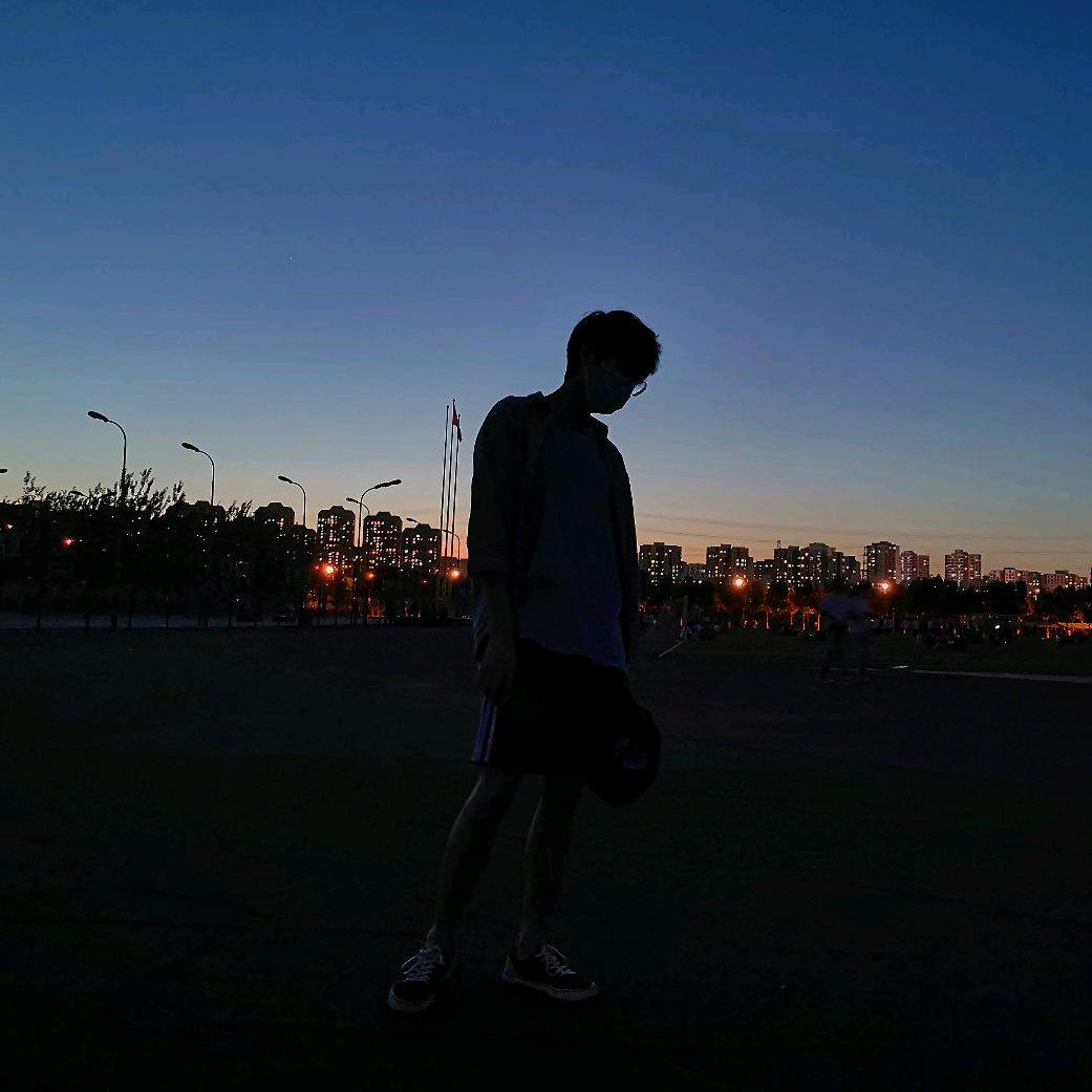 禾禾.