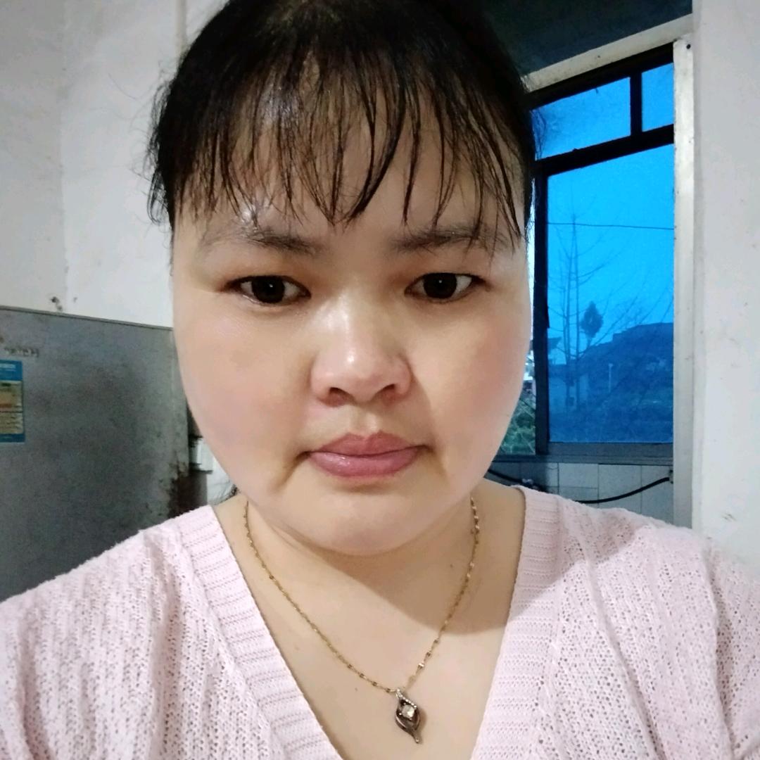 开心果（波姐）。