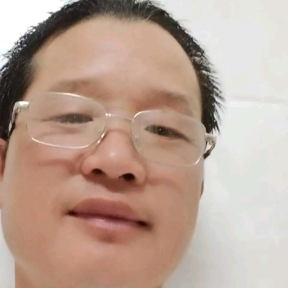 原创歌曲自导自播，走千家串万户…