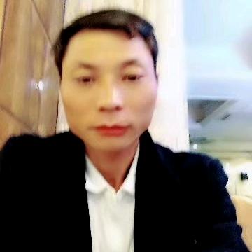 沉默不语，杜刚