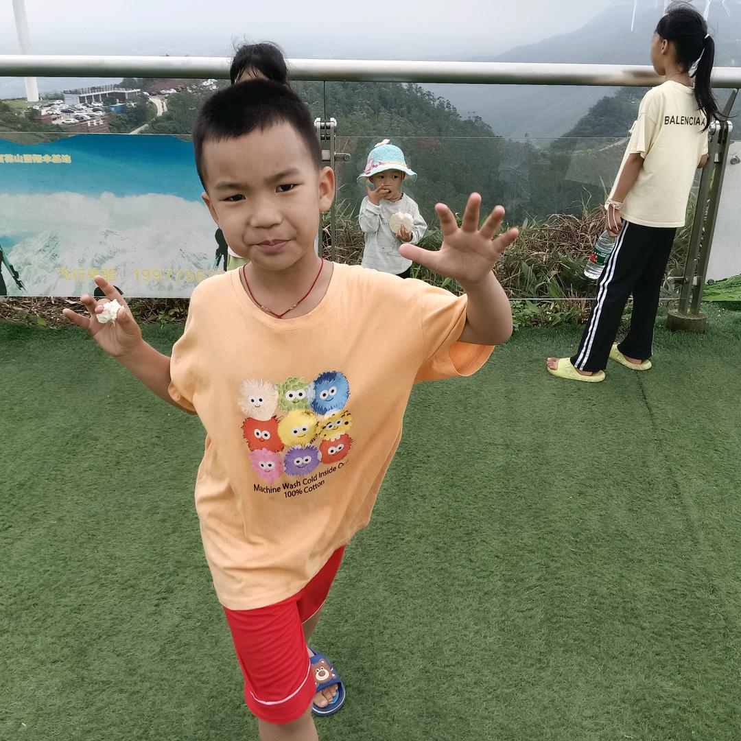 朵朵