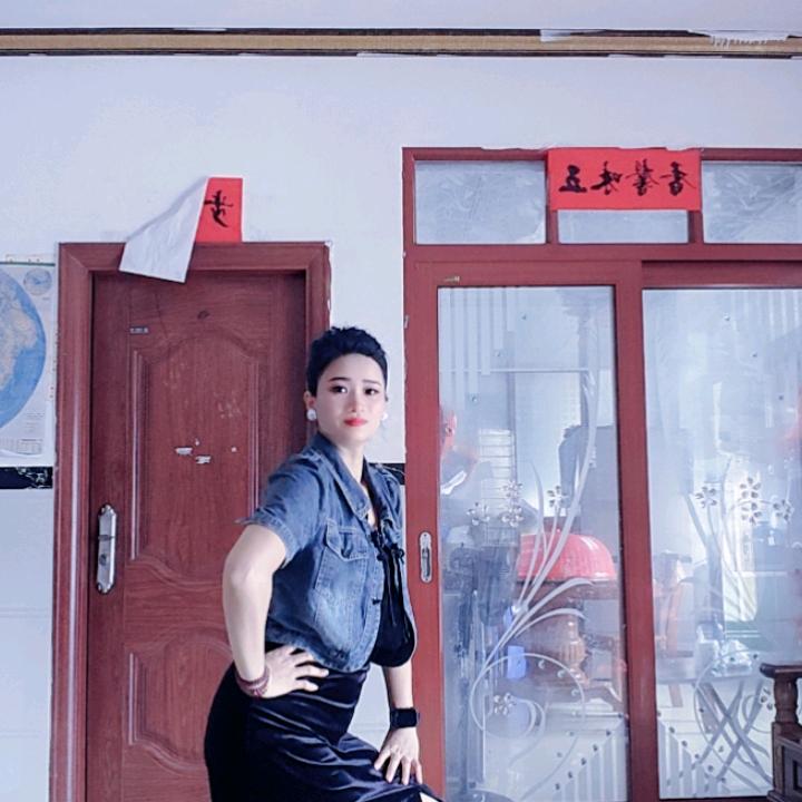 燕子爱跳舞💃🏻