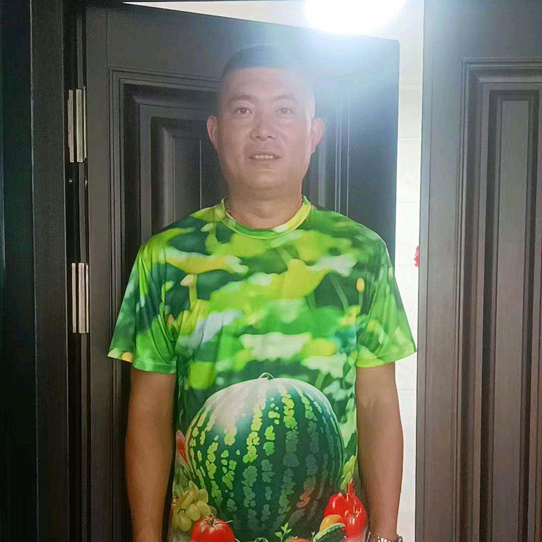 开奥迪卖西瓜（石榴农产品）