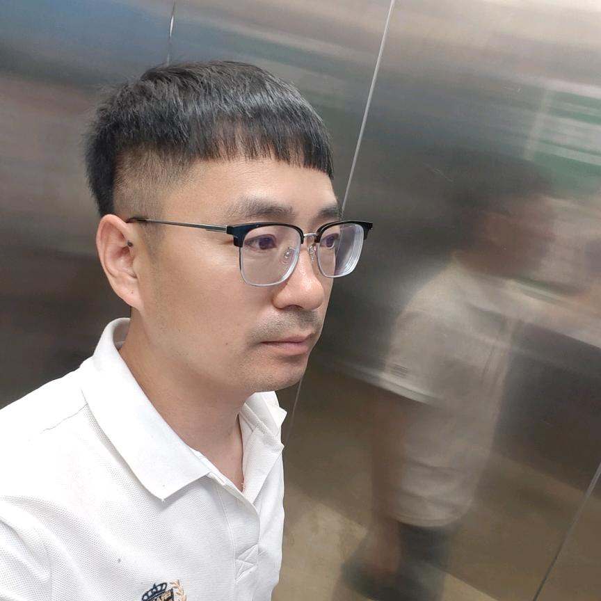 在哈尔滨打美容胶的王师傅