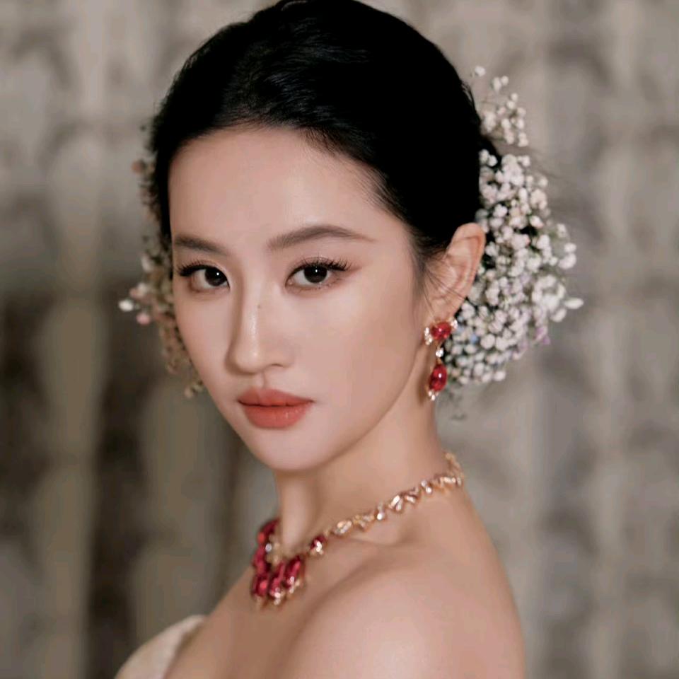 今天见到刘亦菲了吗(ง •̀_•́)ง