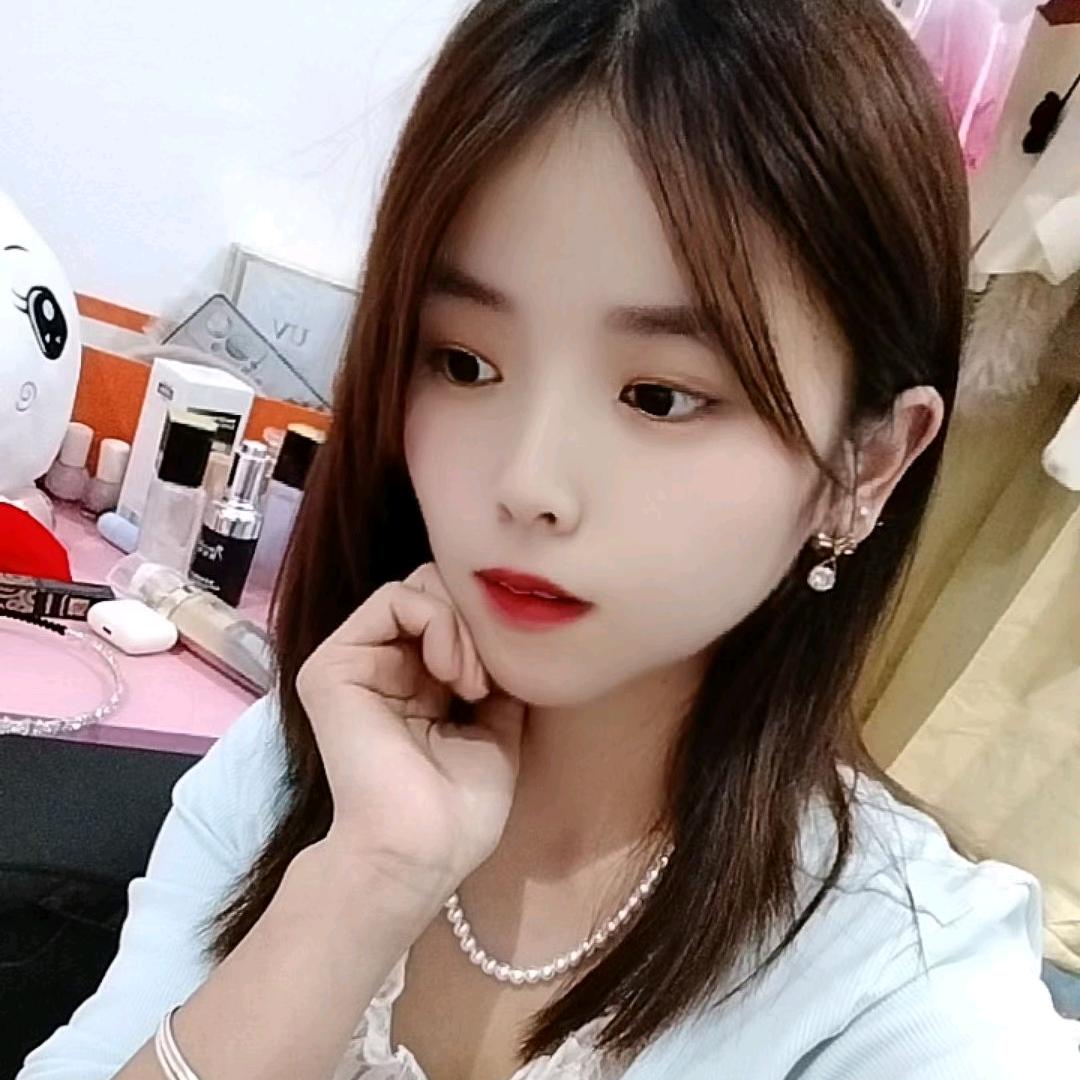 @露露吖~