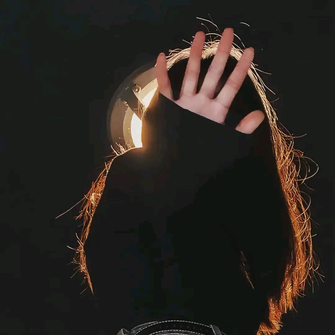 .   小W