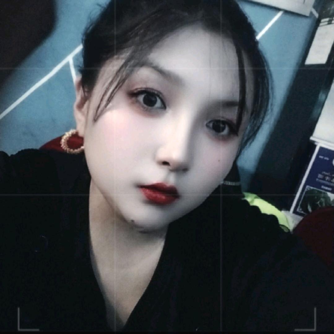 卖萌女孩