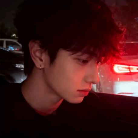 哟哟（券菇班）