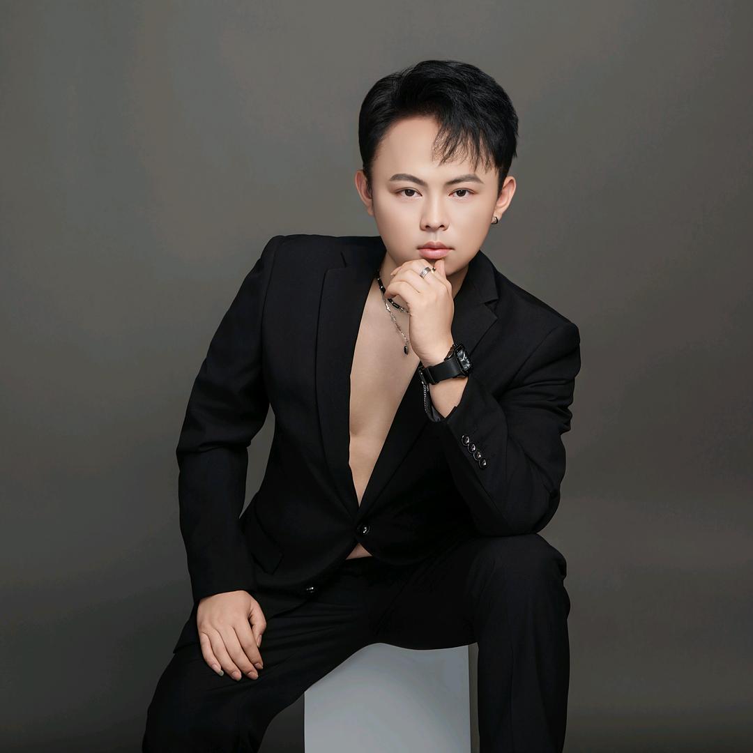 贵阳发型设计@俊杰