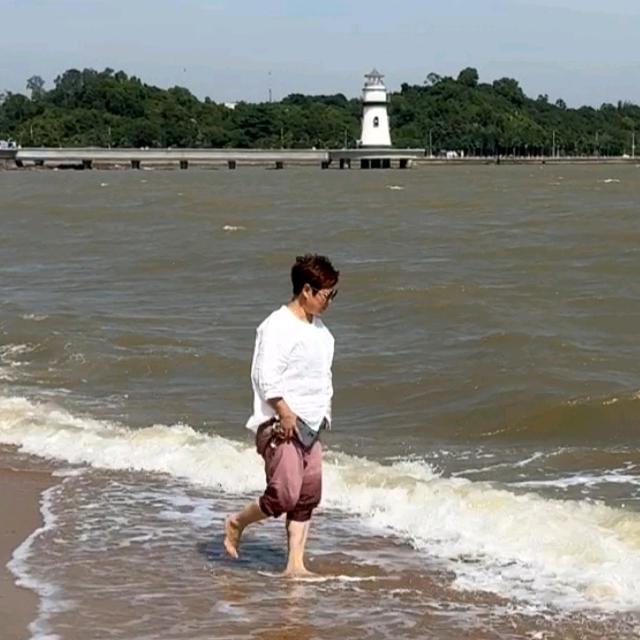 林间藏玉