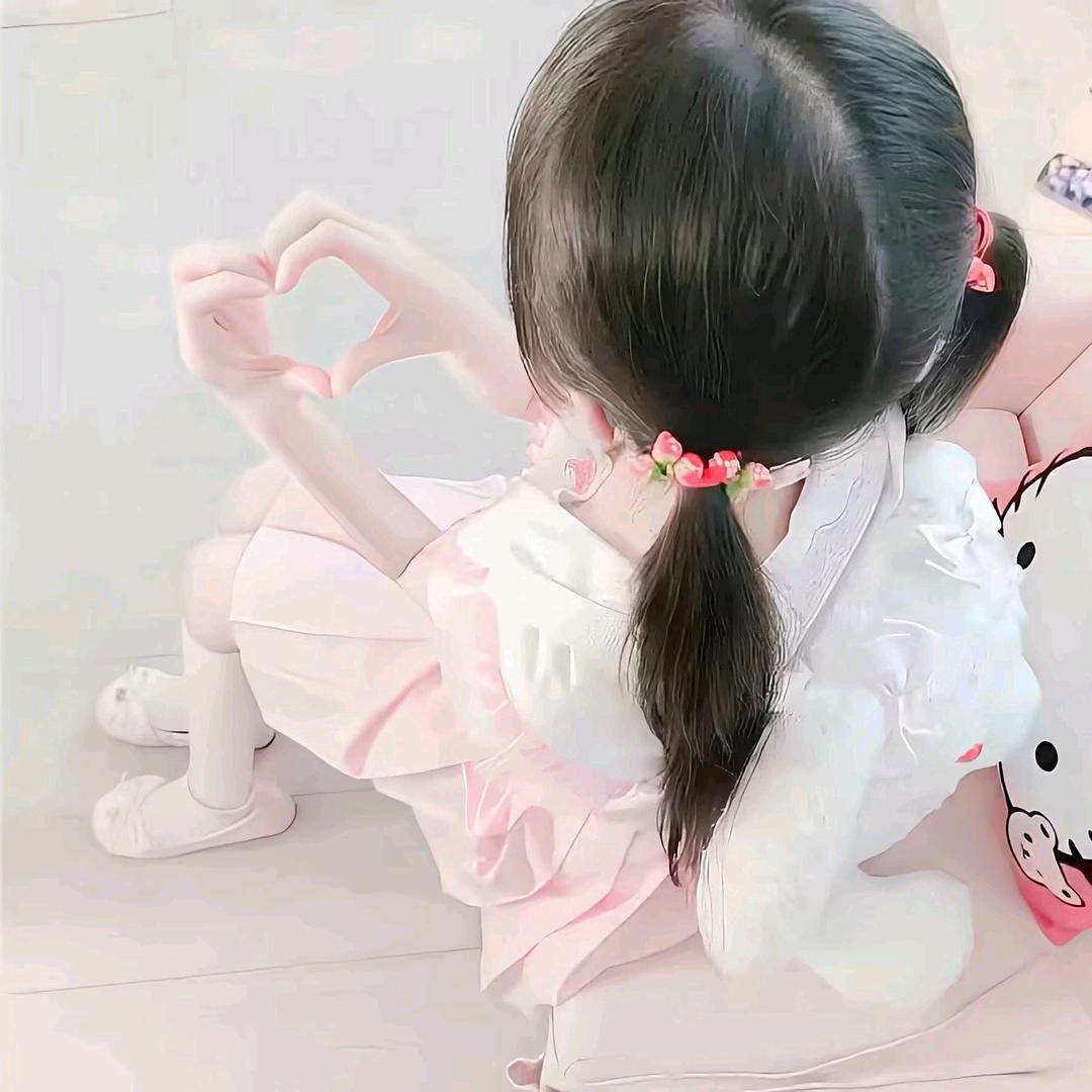 萌萌.
