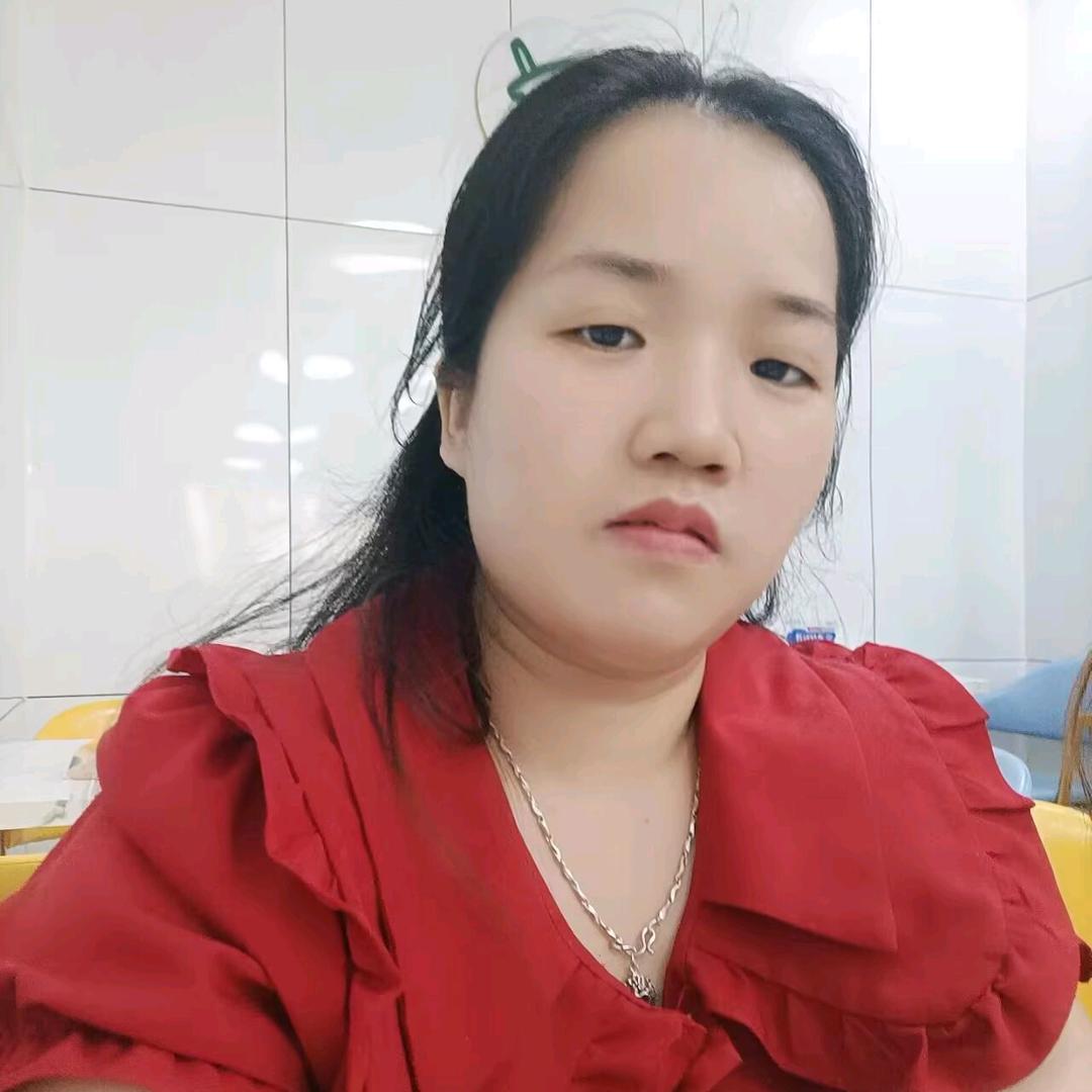 卢丽橱窗