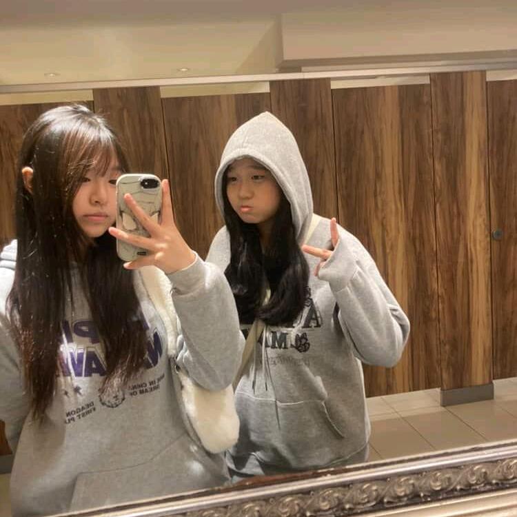 七七