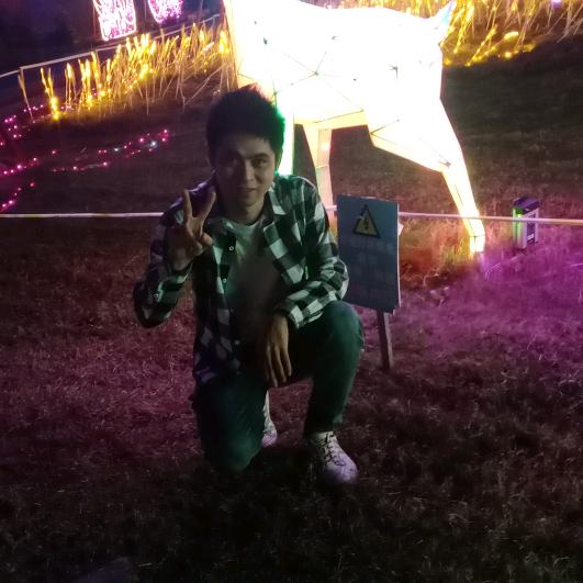 凌晨的夜深