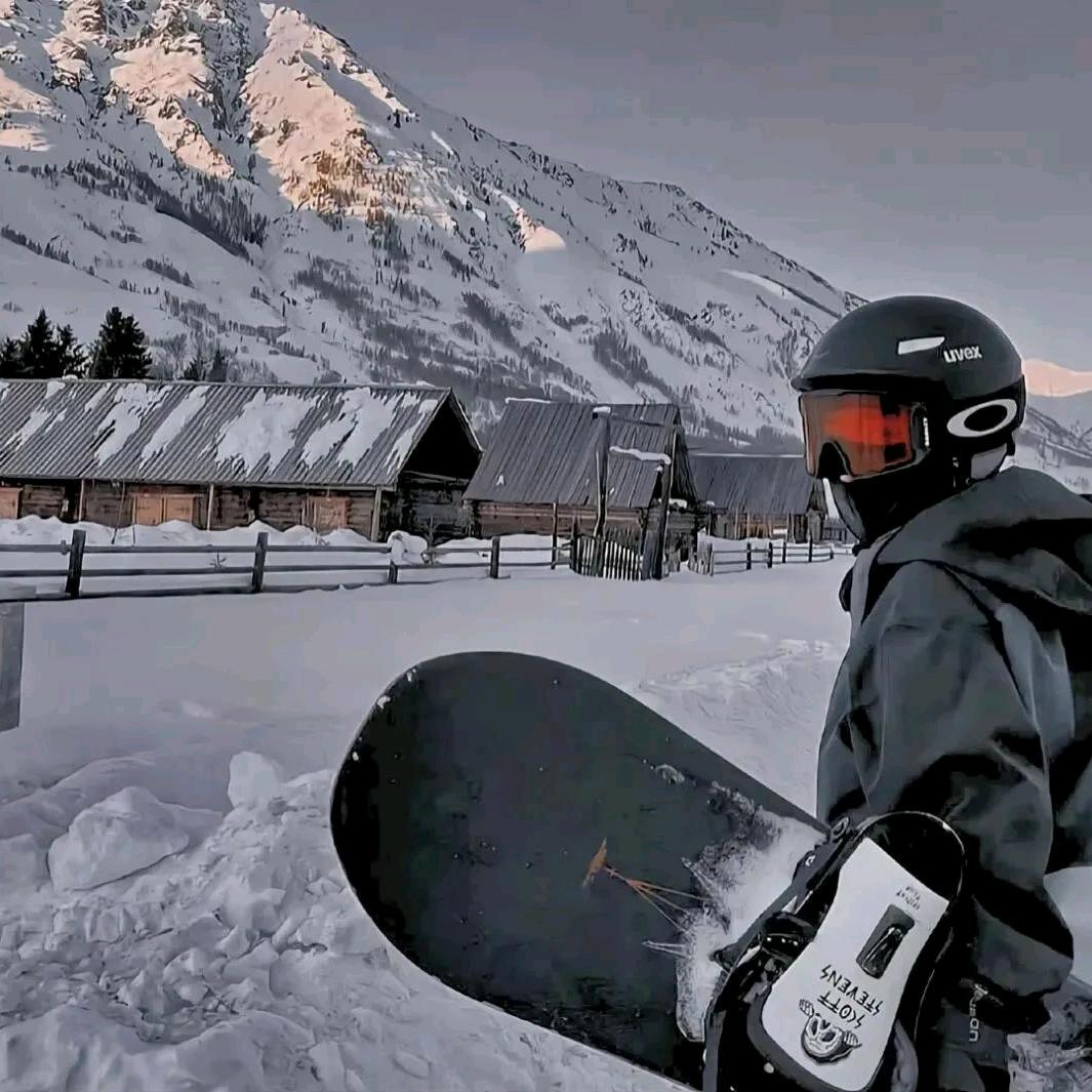 昨日的雾挂在月牙上