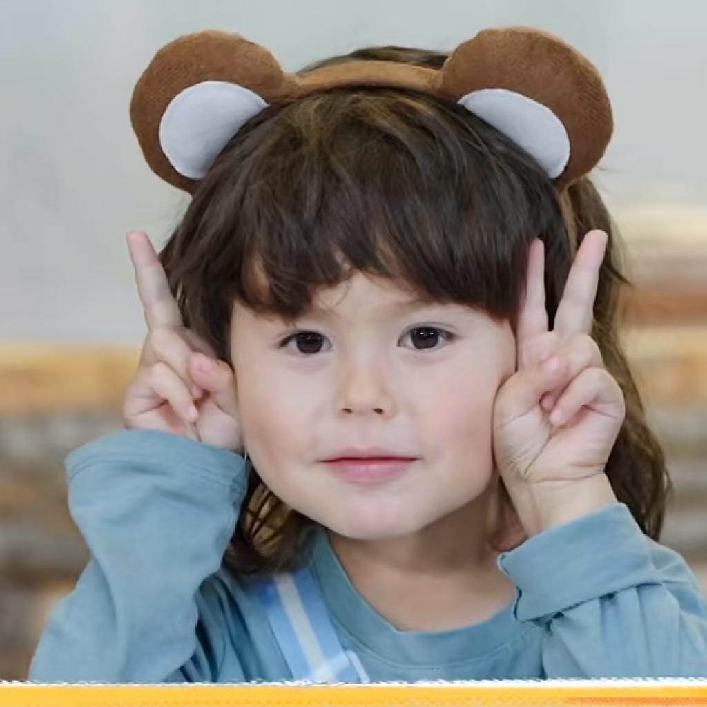 深紫色的黄心猕猴桃