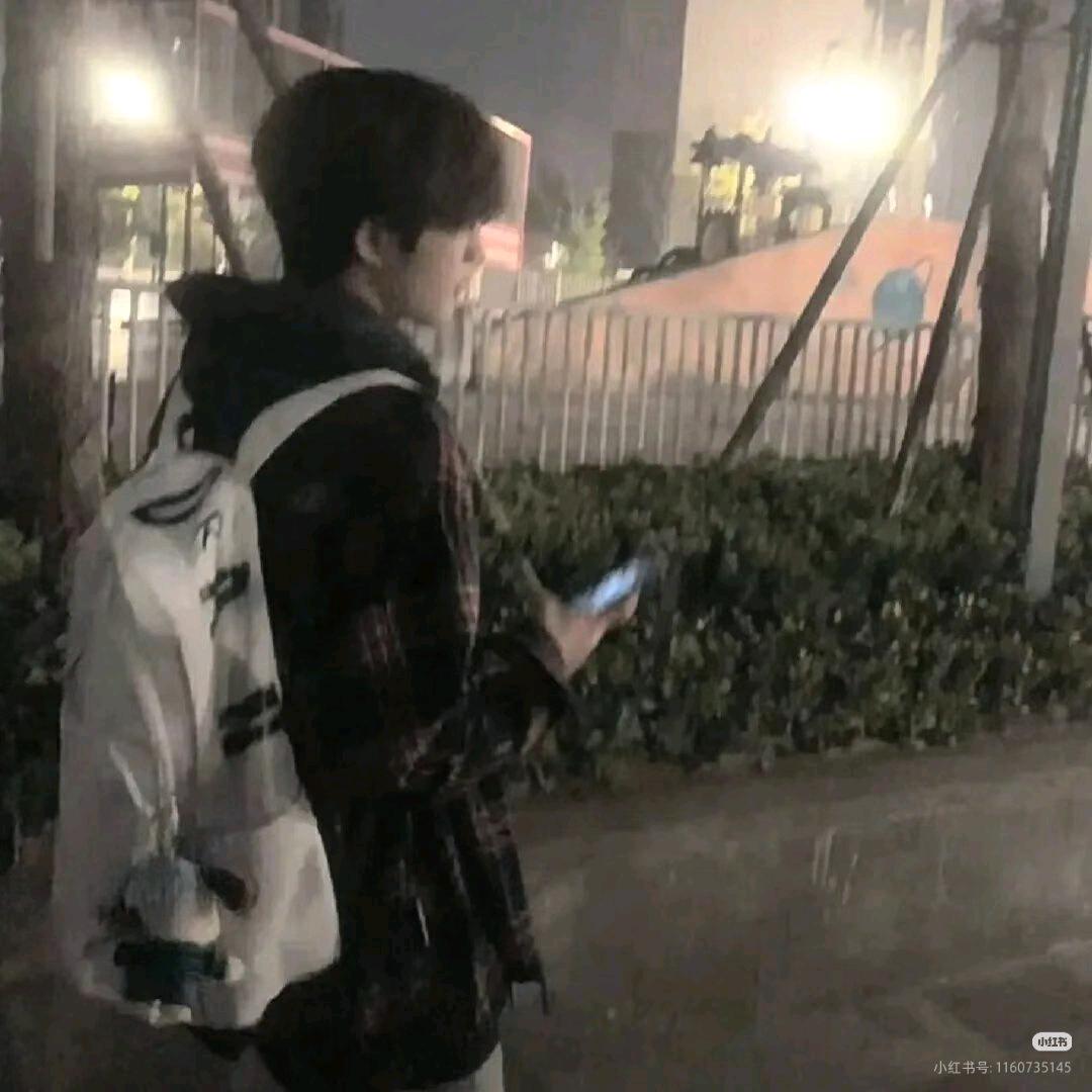 但凡少