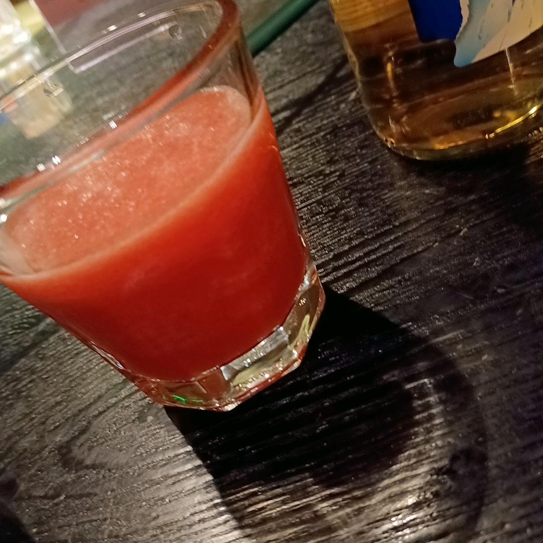 H ╰　Z. Q.