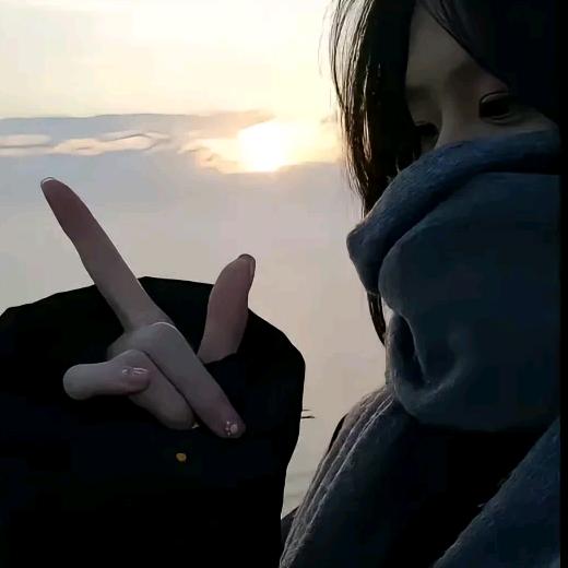 纯情蟑螂火辣辣🧊（想要陈韩烯亲签版）