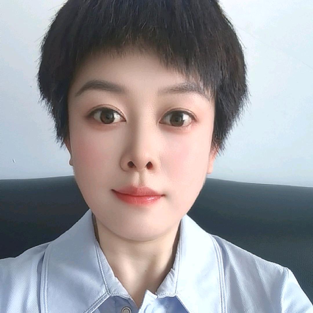 泰城名饮董艳艳
