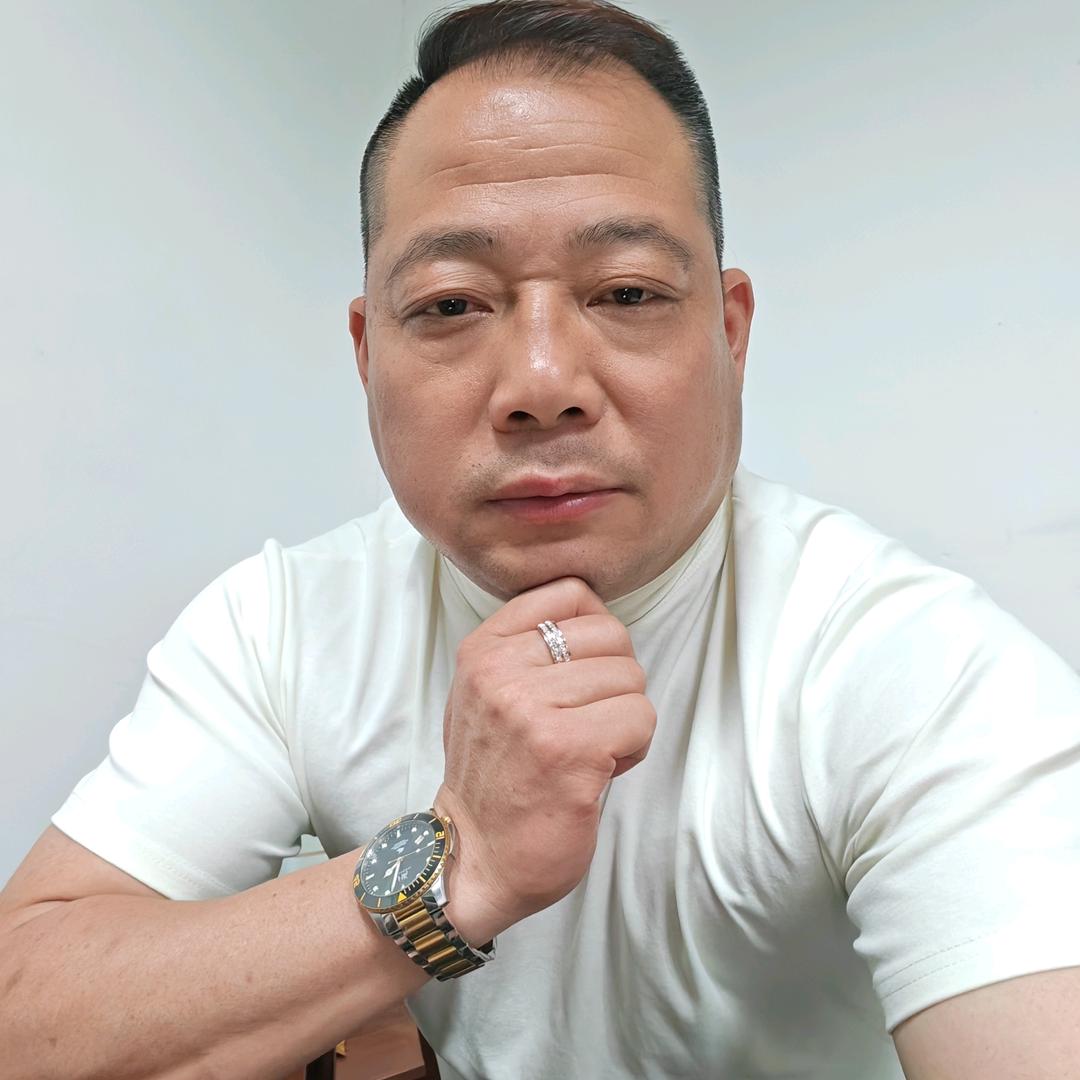 雄卓雄哥