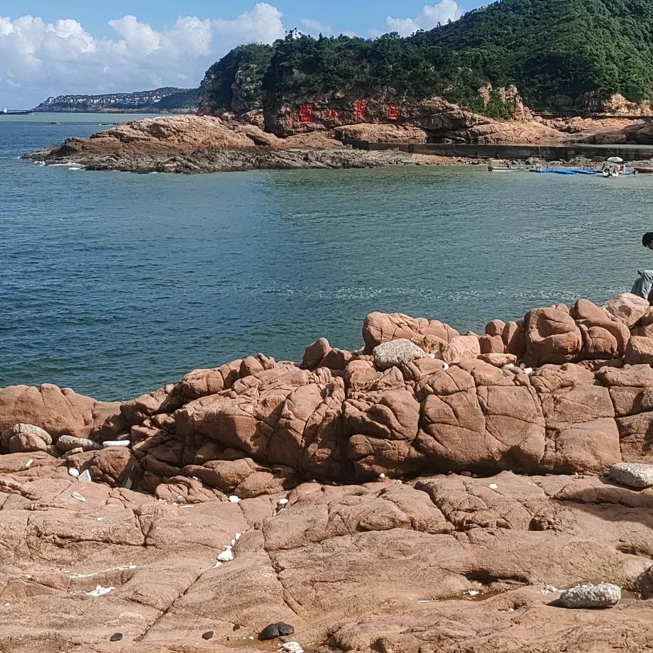 海上生明月