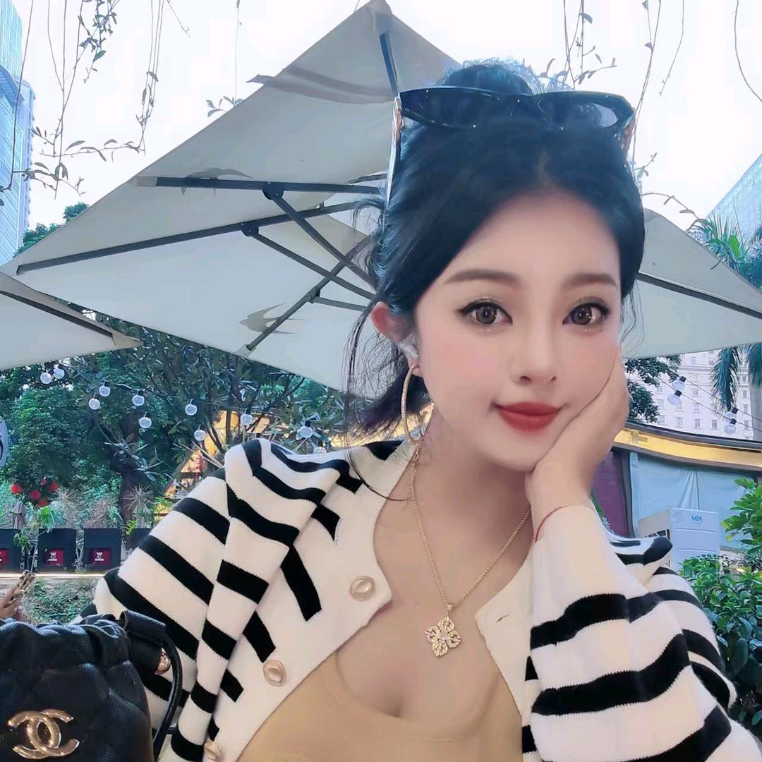 乐乐的高奢女包